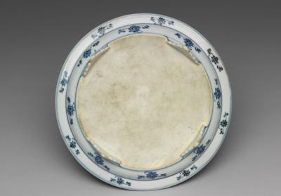 图片[3]-Jue cup holder with dragon and waves decoration in underglaze blueMing dynasty, Yongle reign (1403-1424)-China Archive